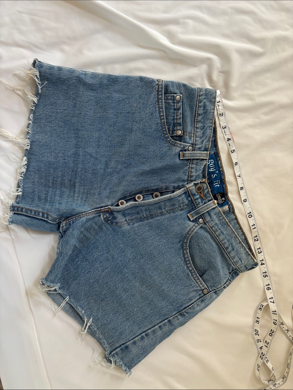 Levi’s guys fit silver tab vintage shorts